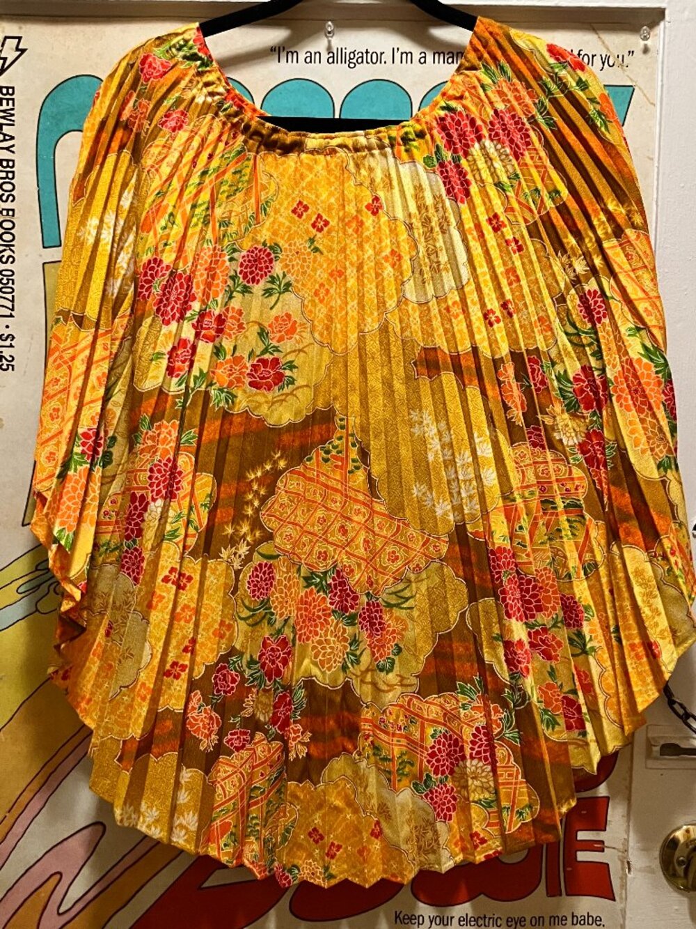1960's Vintage JOLENE Hawai'ian Accordion Floral Halftan / Short caftan! Med/Lg